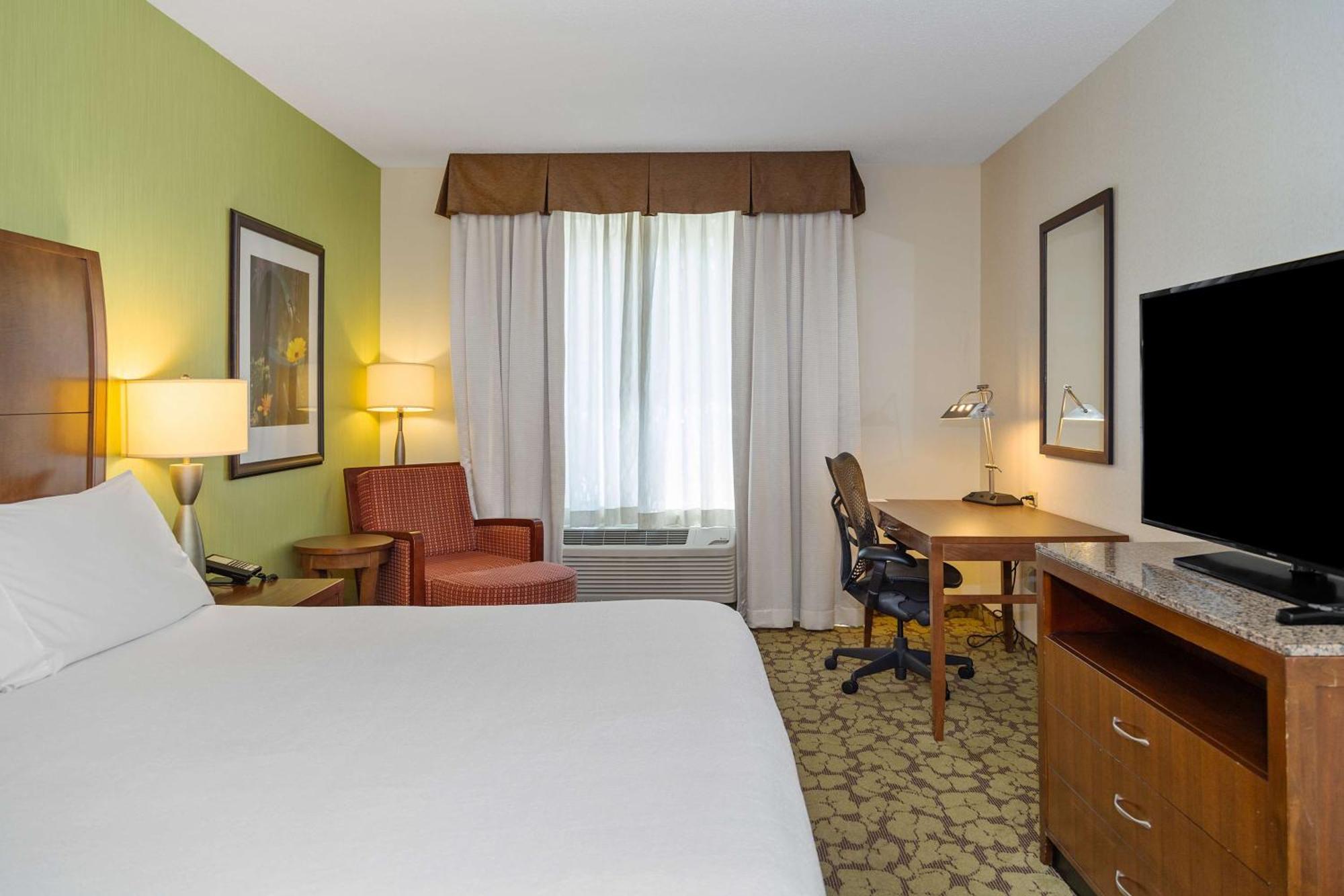 Hilton Garden Hotel 3*